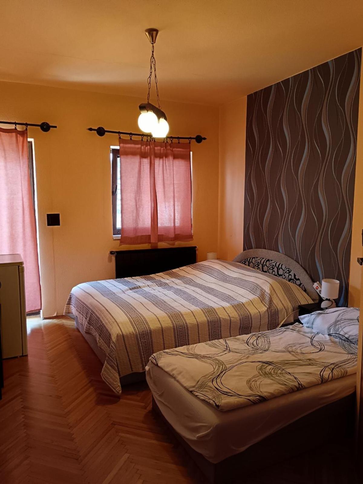 シオーフォク Szuzanna Fenyves Panzio Bed & Breakfast エクステリア 写真